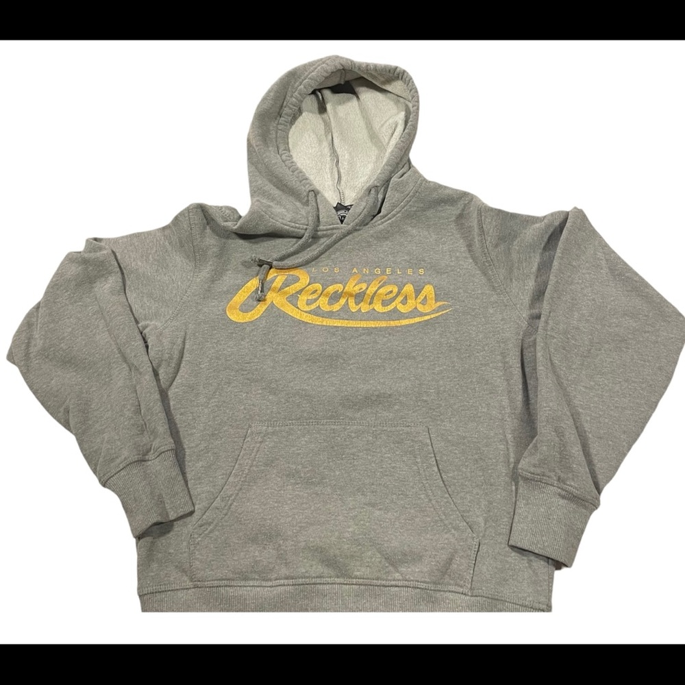 🌸Women’s Young & Reckless Hoodie -Medium🌸